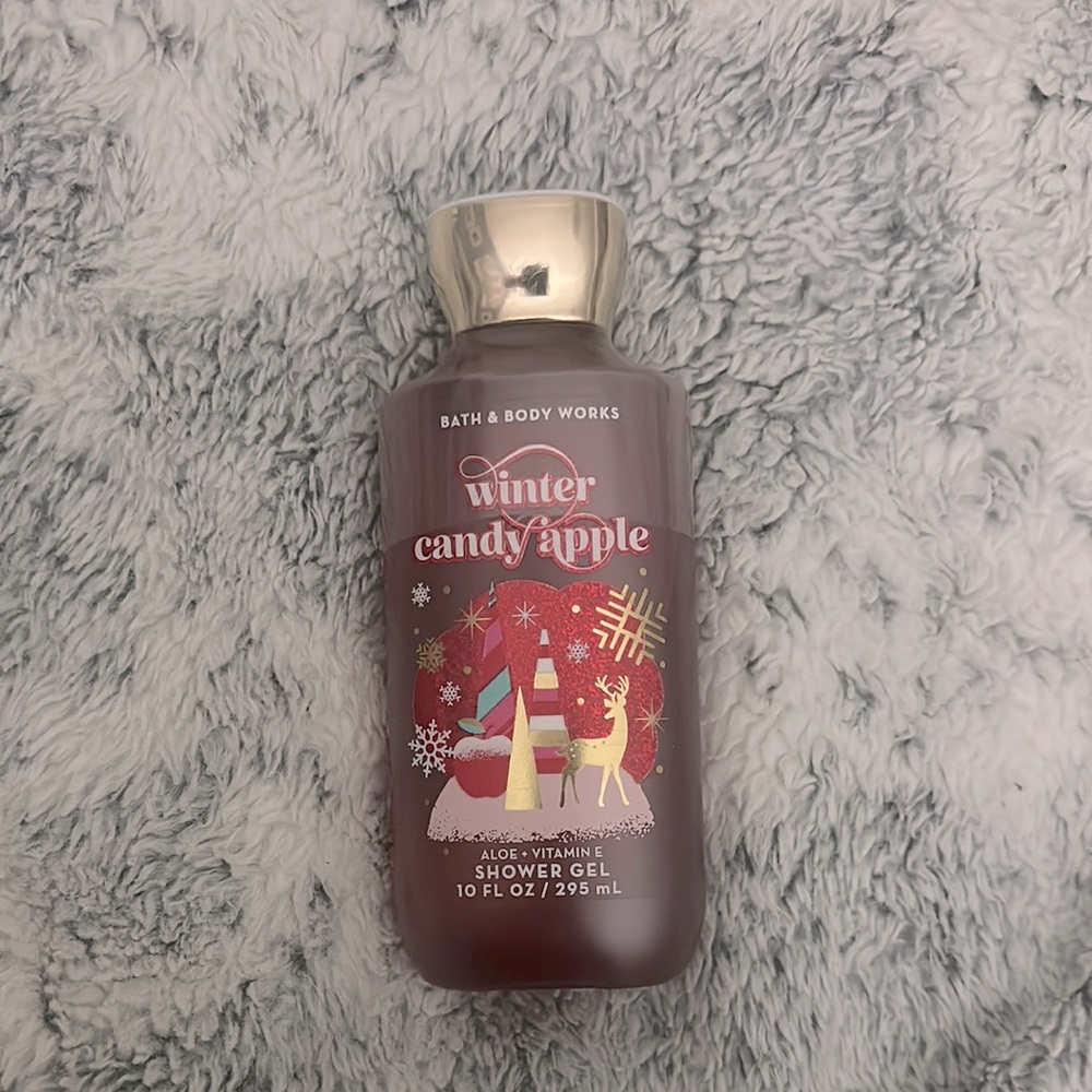 Bath & Body Works Winter Candy Apple Shower Gel - Red